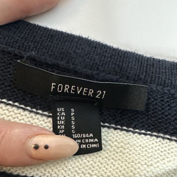 Forever 21 Women Sweater sz M Black White Stripe Pullover Long Sleeve Tight Knit - Picture 5 of 6